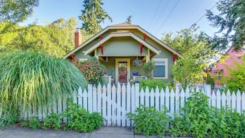House (2 Bedrooms) | Front of property