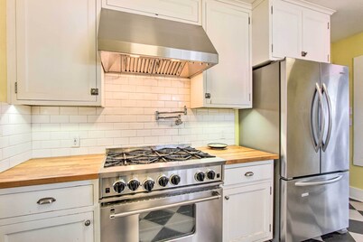 Charming Eugene Vacation Home: 1 Mi to Dtwn!