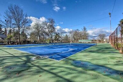 Charming Eugene Vacation Home: 1 Mi to Dtwn!