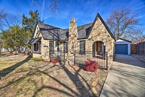 Exterior - Lawton Home ~ 5 Mi to Fort Sill! (Lawton)