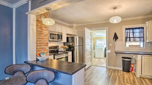 Cottage (2 Bedrooms) | Private kitchen | Coffee/tea maker, microwave, oven, stovetop