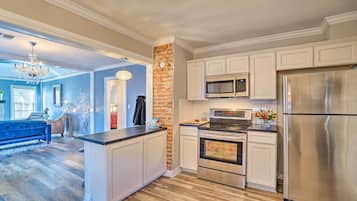 Cottage (2 Bedrooms) | Private kitchen | Microwave, oven, stovetop, dishwasher