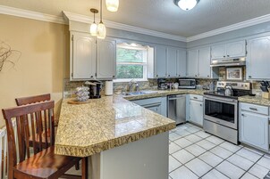 House (2 Bedrooms) | Interior