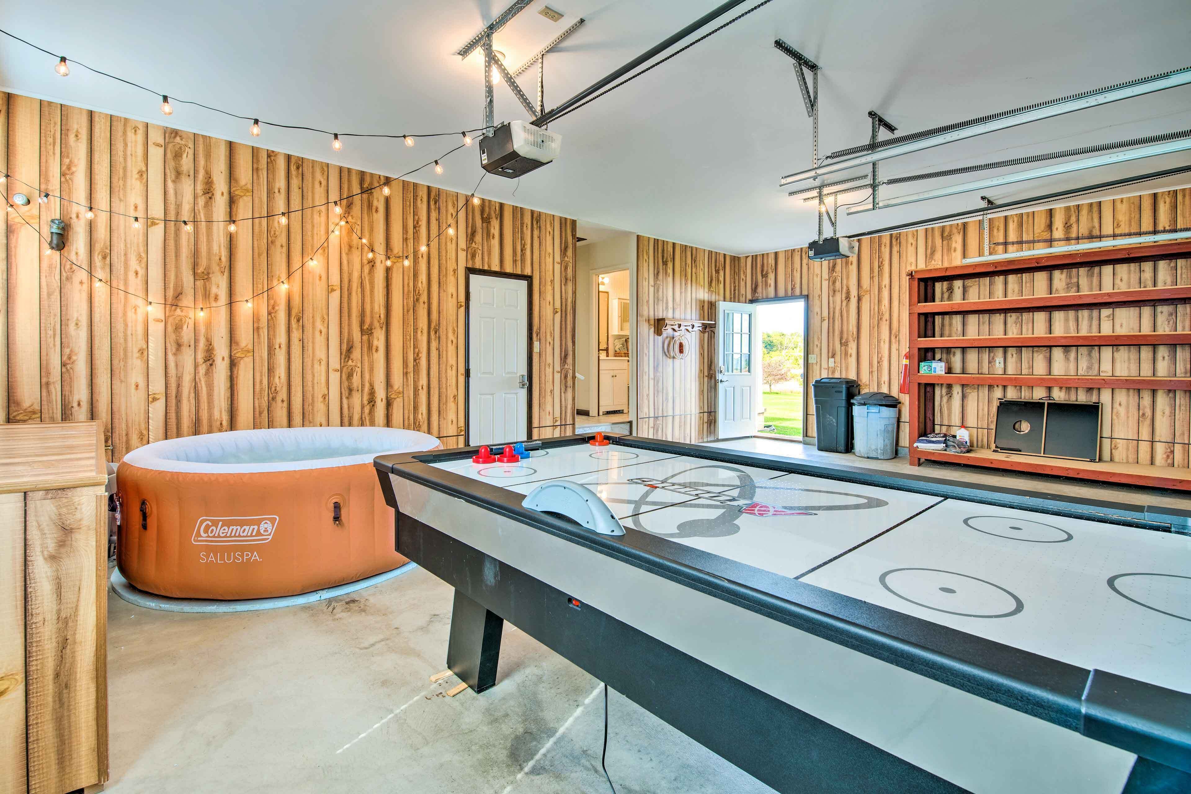 Charming Lewisburg Home w/ Hot Tub & Games!