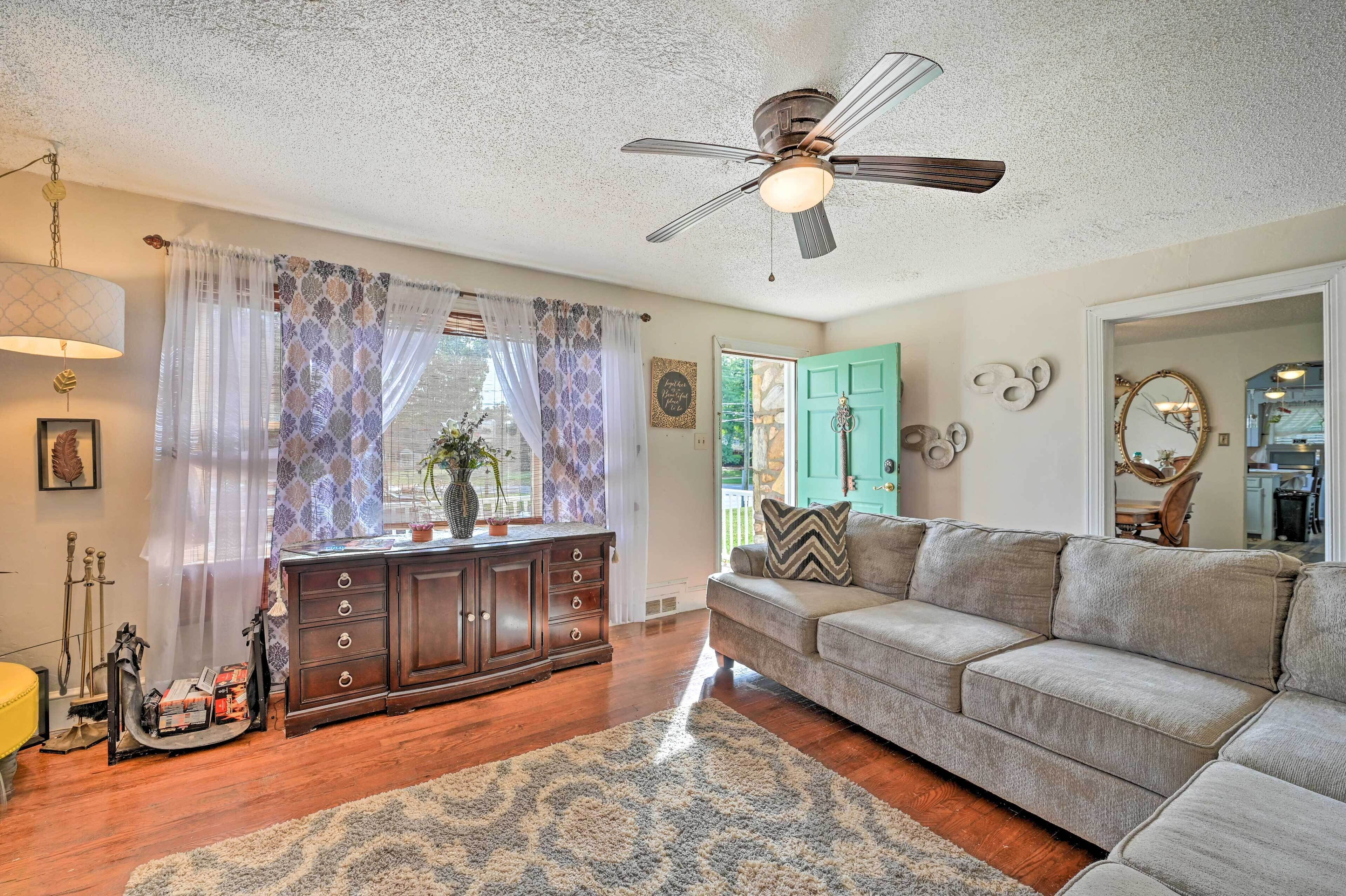 Charming Winston-salem Home ~ 5 Mi to Dtwn!