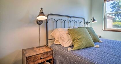 Chic Grants Pass Tiny Home ~ Half-mi to Dtwn!