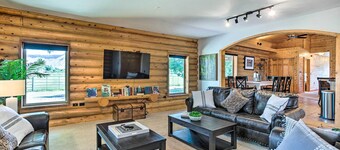 Clifton Retreat w/ Breathtaking Mt Backdrop!
