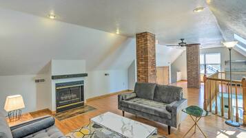 Apartment (2 Bedrooms) | Living area | TV, fireplace