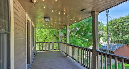 < 3 Mi to Dtwn: Cleveland Apt w/ Deck & Wet Bar