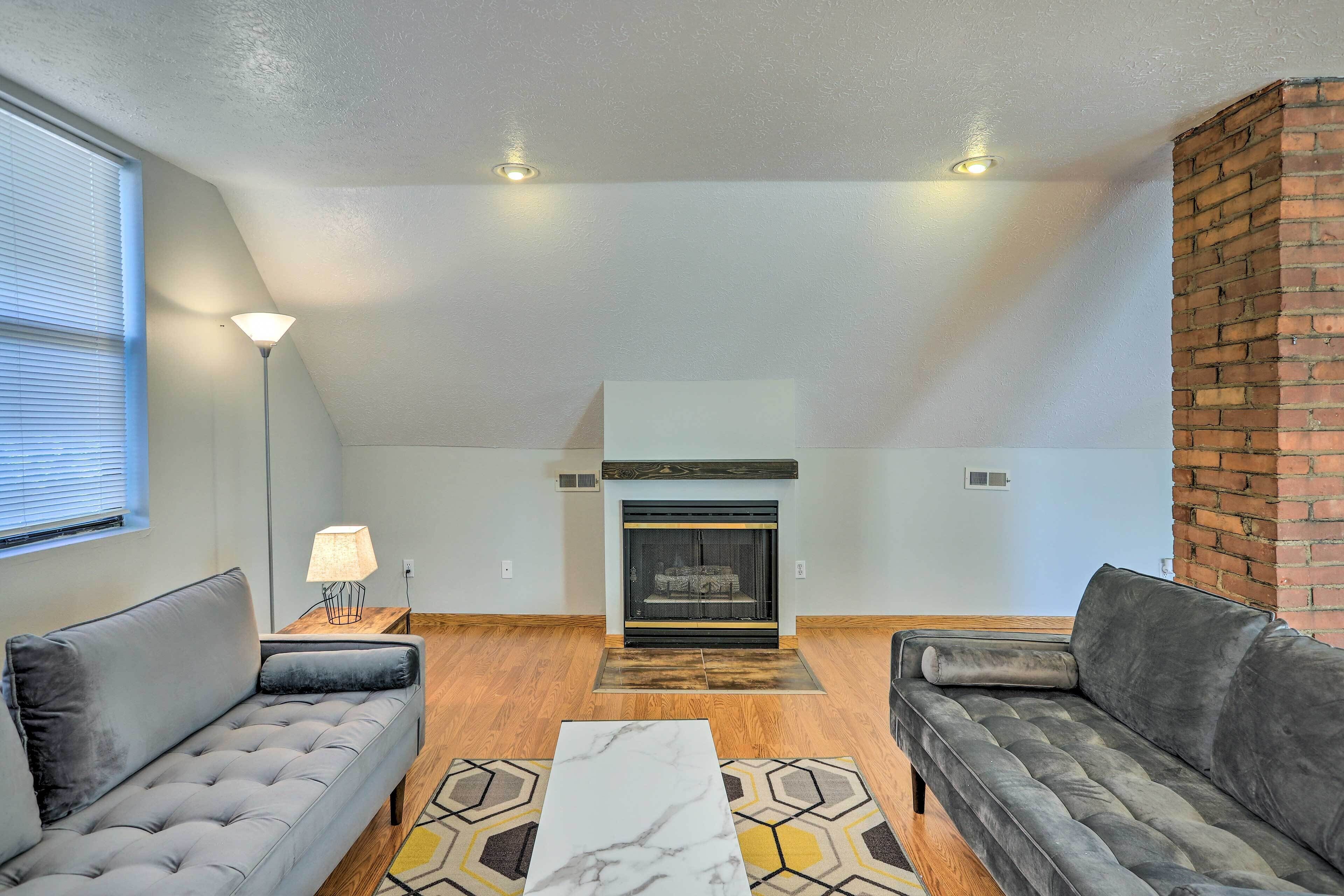 Cleveland Apt: Deck & Wet Bar < 3 Mi to Dtwn!