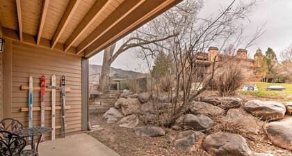 Chic Eden Condo w/ Pool Access < 5 Mi to Ski!