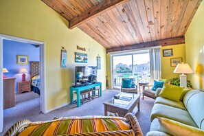 House (3 Bedrooms) | Interior - Coastal Atlantic Beach Duplex < 1 Mi to Boardwalk! (Atlantic Beach)