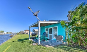 House (3 Bedrooms) | Interior - Canalfront Sargent Cabin w/ Patio: 1 Mi to Beach! (Bay City)