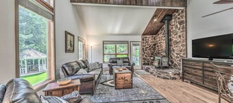 Cozy Cloudcroft Townhome ~ 1 Mi to Burro Ave!
