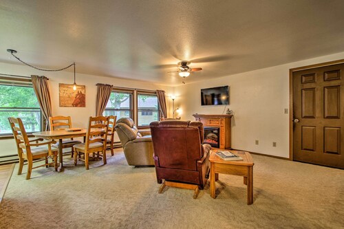 Cozy Angler's Apt - Steps to Trout Fishing River!