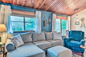Interior - Cozy Catskills Escape, 3 Mi to Plattekill Mtn (Roxbury)