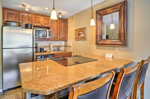 Copper Mountain Ski-in/ski-out Condo w/ Balcony!