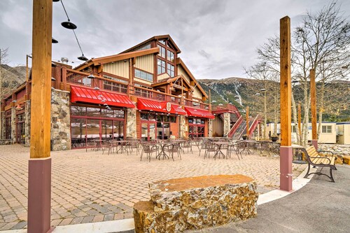 Copper Mountain Ski-in/ski-out Condo w/ Balcony!