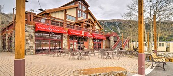 Copper Mountain Ski-in/ski-out Condo w/ Balcony!