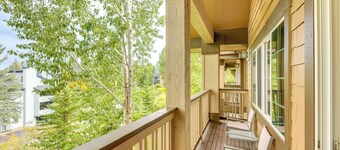 Condo w/ Mtn View < 1 Mi to Steamboat Resort!