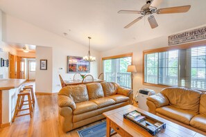 Apartment (3 Bedrooms) | Interior - Condo w/ Mtn View < 1 Mi to Steamboat Resort! (Steamboat Springs)