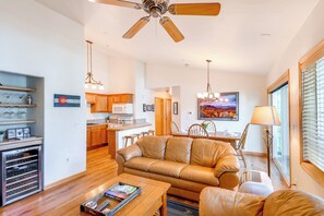 Apartment (3 Bedrooms) | Interior - Condo w/ Mtn View < 1 Mi to Steamboat Resort! (Steamboat Springs)