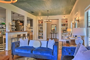 Cottage (4 Bedrooms) | Interior - Beautiful Hill Country Cottage - Walk to Downtown! (Comfort)