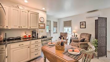 Apartment (0 Bedroom) | Interior