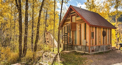 Colorful Cabin w/ Teepee, Fire Pits & Mtn Views!