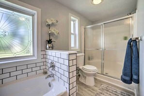House (2 Bedrooms) | Interior - Cozy Ashton Abode w/ Yard - Near Park & Pool! (Ashton)