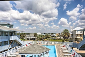 Front of property - Gulf Shores Condo w/ Pool Access: Steps to Beach! (Gulf Shores)