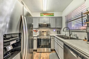 Apartment (2 Bedrooms) | Interior - Cozy Ruidoso Condo w/ Grill & Mountain Views! (Ruidoso)