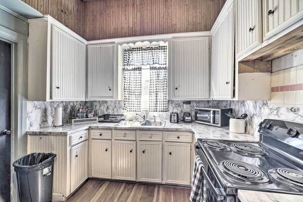 House (2 Bedrooms) | Interior