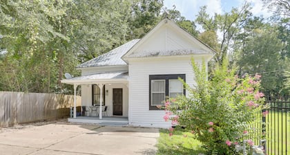 Cozy Livingston House w/ Fenced Yard + Patio!