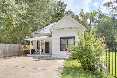 Cozy Livingston House w/ Fenced Yard + Patio!