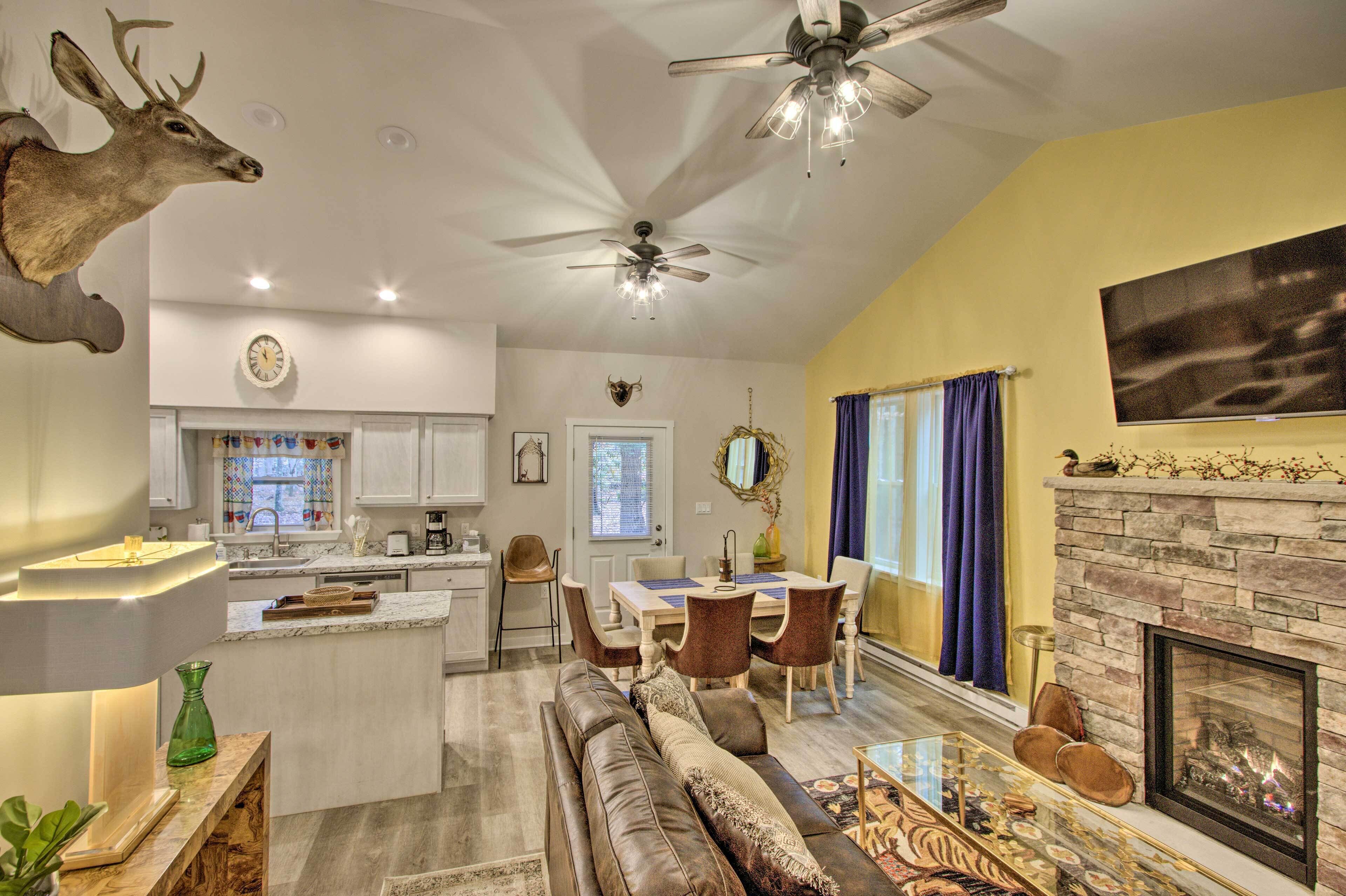 Creekside 'lincoln Lodge' in the Pocono Mtns!