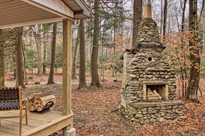 Interior - 13 Mi to Camelback Ski! Creekside 'lincoln Lodge' (Saylorsburg)