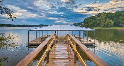 'cypress Point' Spacious Home: Pier & Boat Launch!