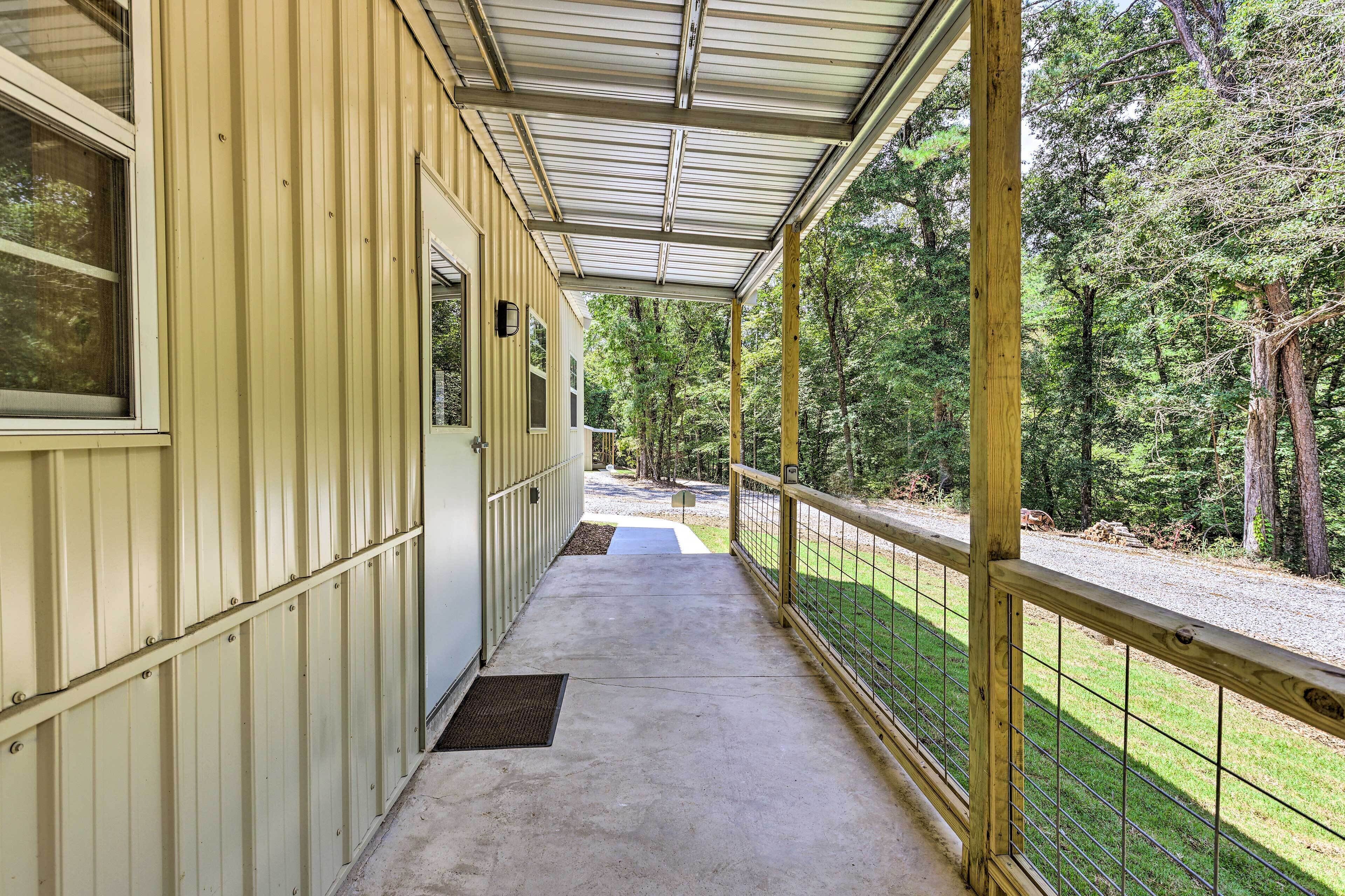 Creekside Cabin Retreat w/ Community Fire Pit