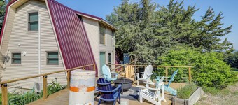 Crofton Cabin w/ Tiki Hut & Water Views!