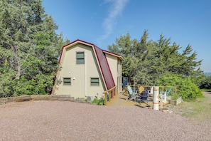 House (1 Bedroom) | Interior - Crofton Cabin w/ Tiki Hut & Water Views! (Crofton)