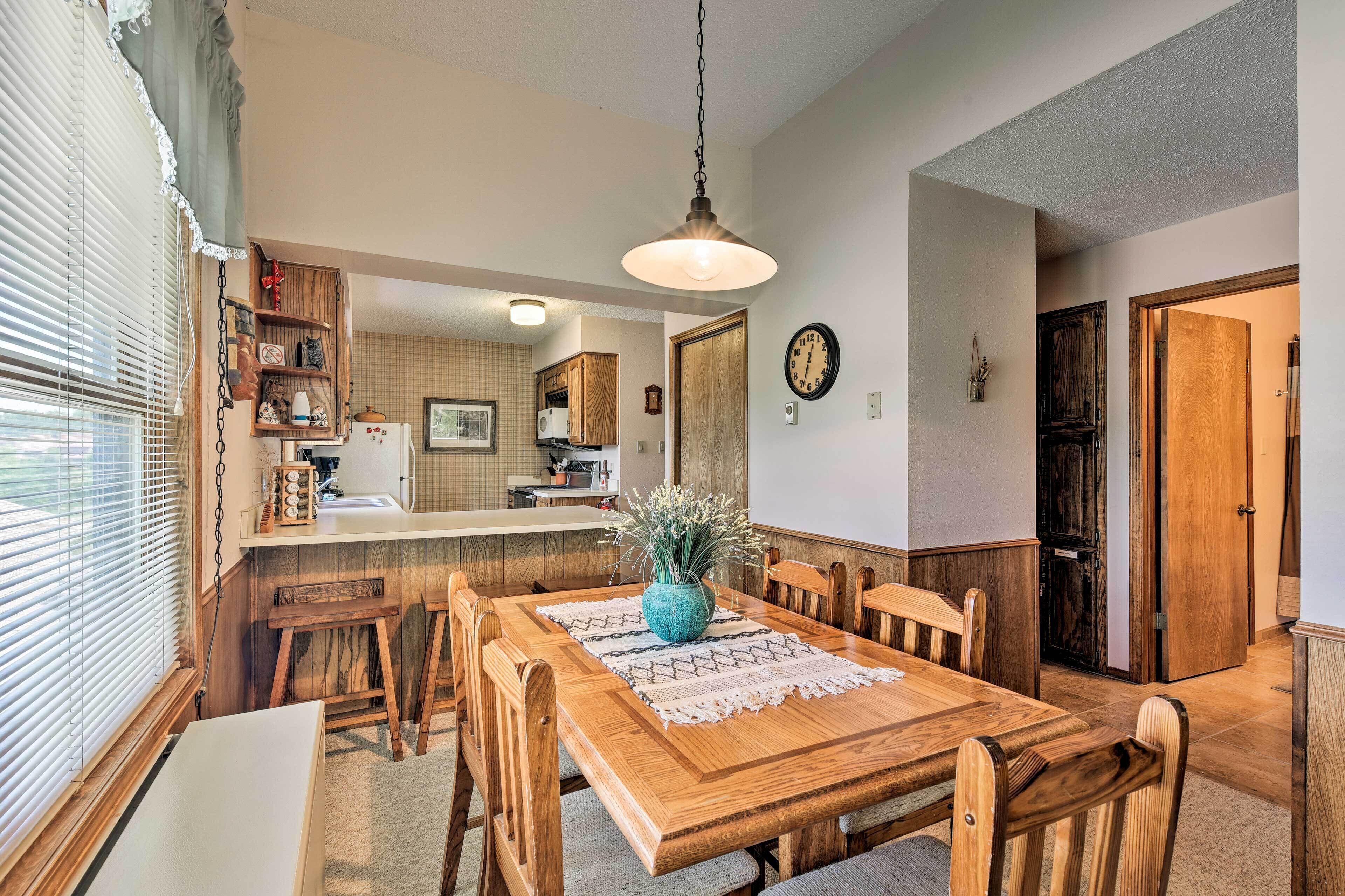 Cozy, Rustic Condo Next To Angel Fire Resort!