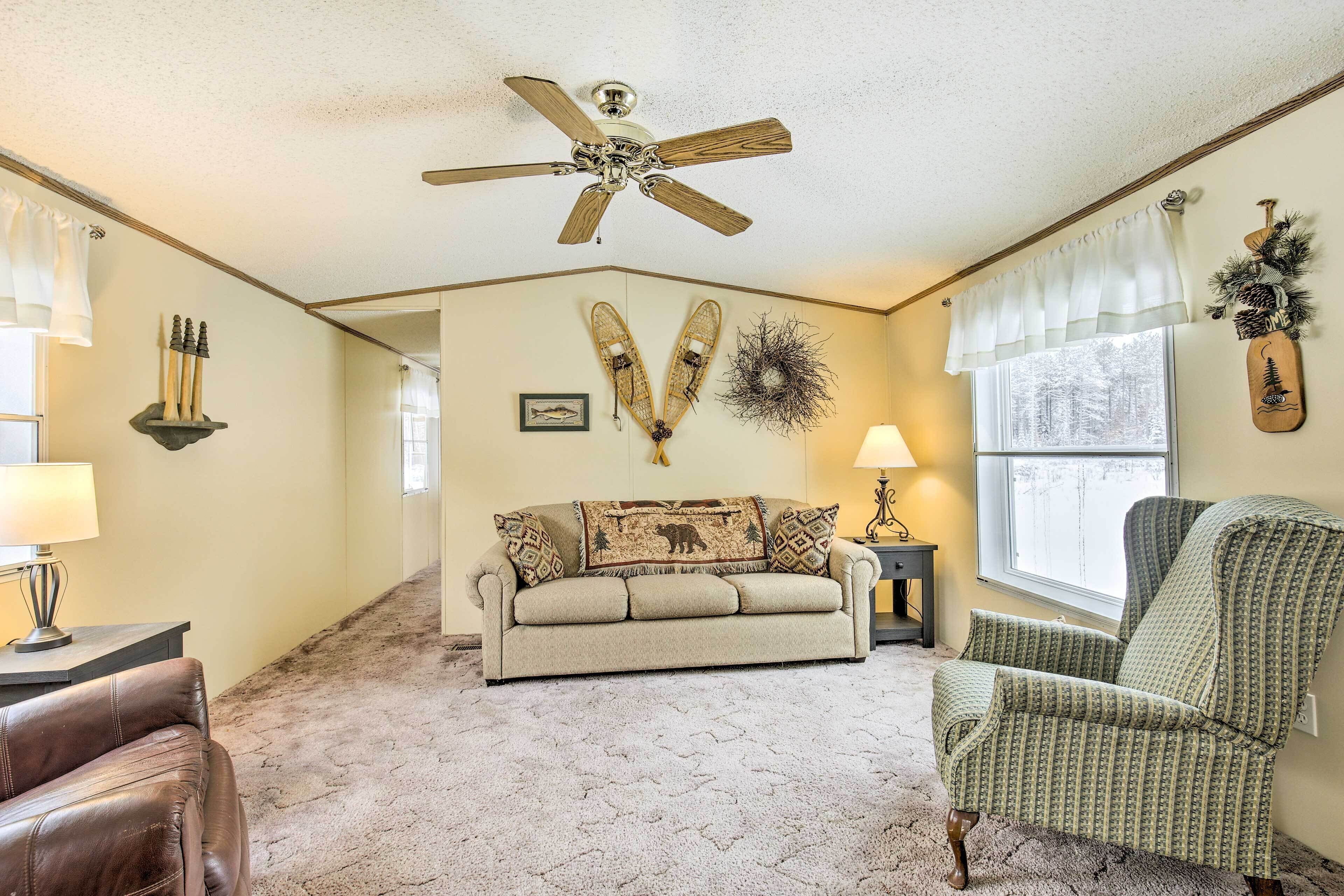 Cozy Wisconsin Getaway w/ Deck & Fire Pit!