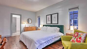 Apartment (3 Bedrooms) | 3 bedrooms, iron/ironing board, bed sheets