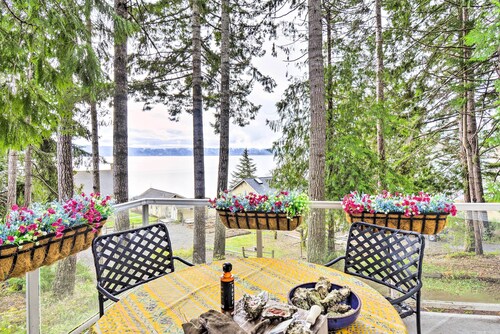 Dreamy Waterfront Studio w/ Hood Canal Views