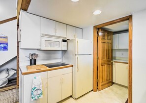 Apartment (0 Bedroom) | Interior