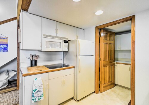 Dreamy Waterfront Studio w/ Hood Canal Views