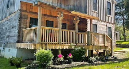 Cozy Hollister Cabin: Perfect for Families!
