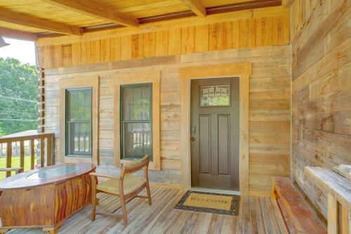 Cozy Hollister Cabin: Perfect for Families!