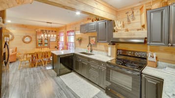 單棟房屋 (3 Bedrooms) | 內部